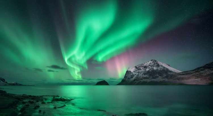 Polarlichter Symbol Lofoten Norwegen Foto iStock Den Belitsky