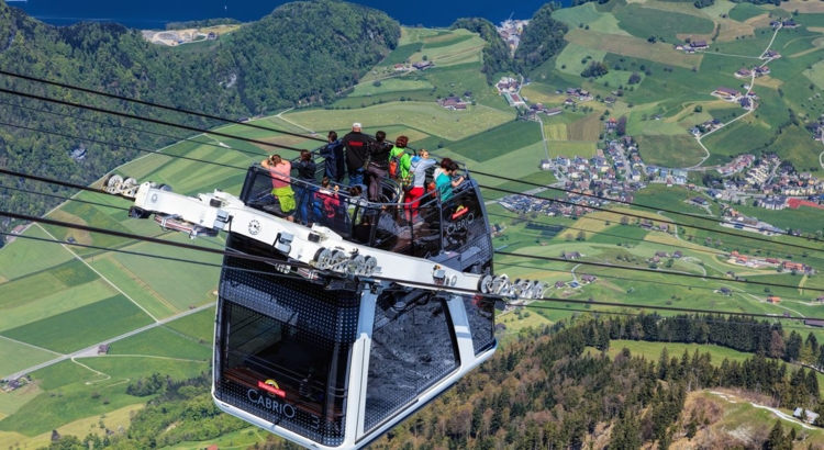 Schweiz Seilbahn Cabrio Stanserhorn Foto iStock Denis Liline